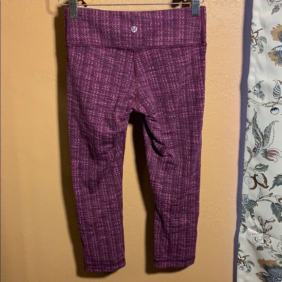 Lululemon Wunder Under Crop in Plum - Picture 3 of 8